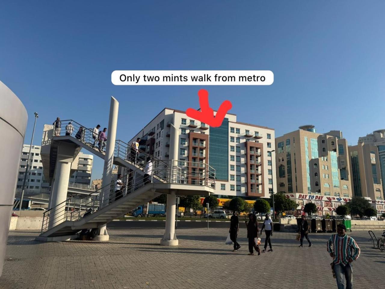 Backpackers Heaven ! 18 Beds In A 2 Bedroom Apartment In Front Of Union Metro Station Diera Дубай Екстериор снимка