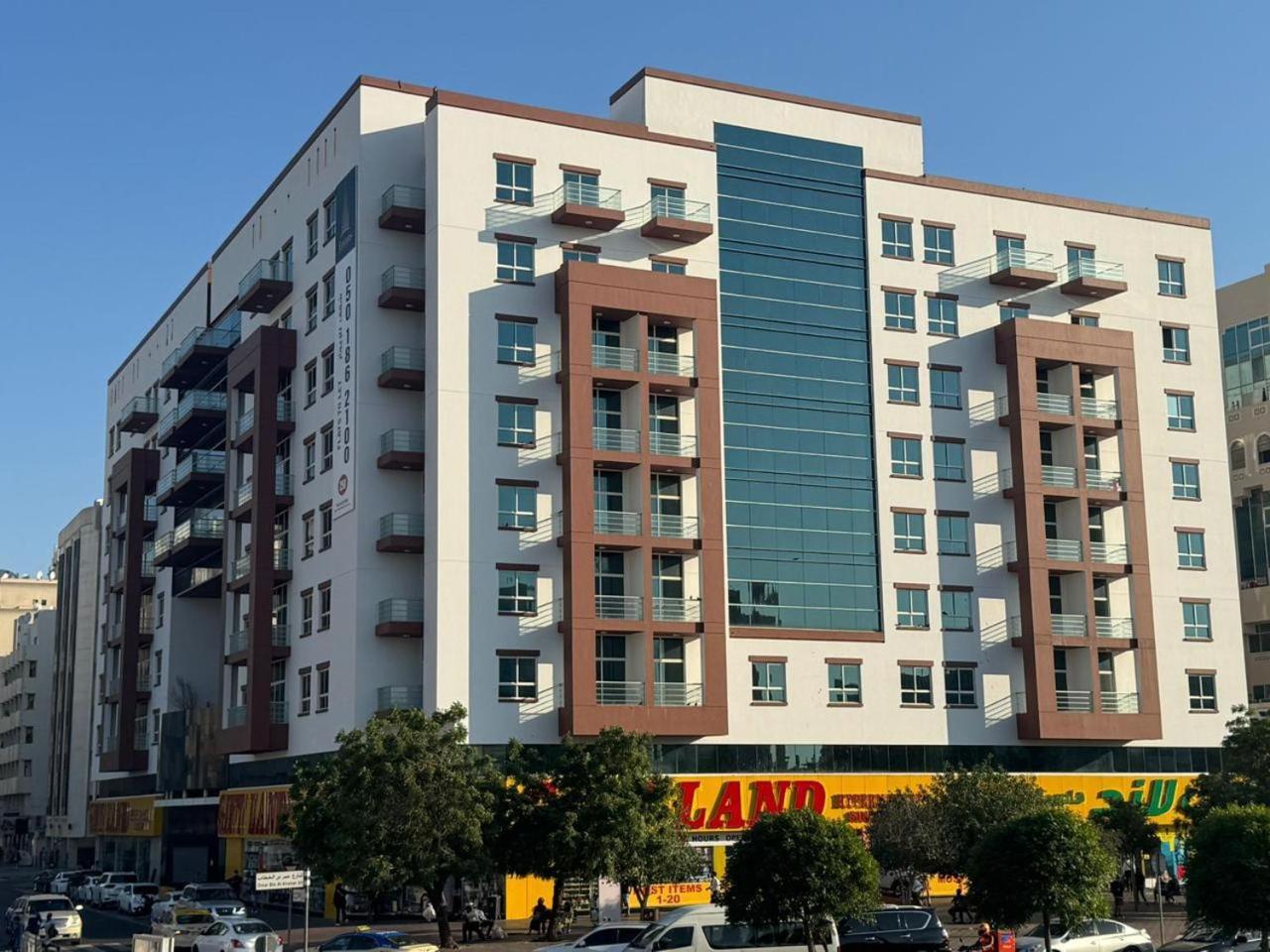 Backpackers Heaven ! 18 Beds In A 2 Bedroom Apartment In Front Of Union Metro Station Diera Дубай Екстериор снимка